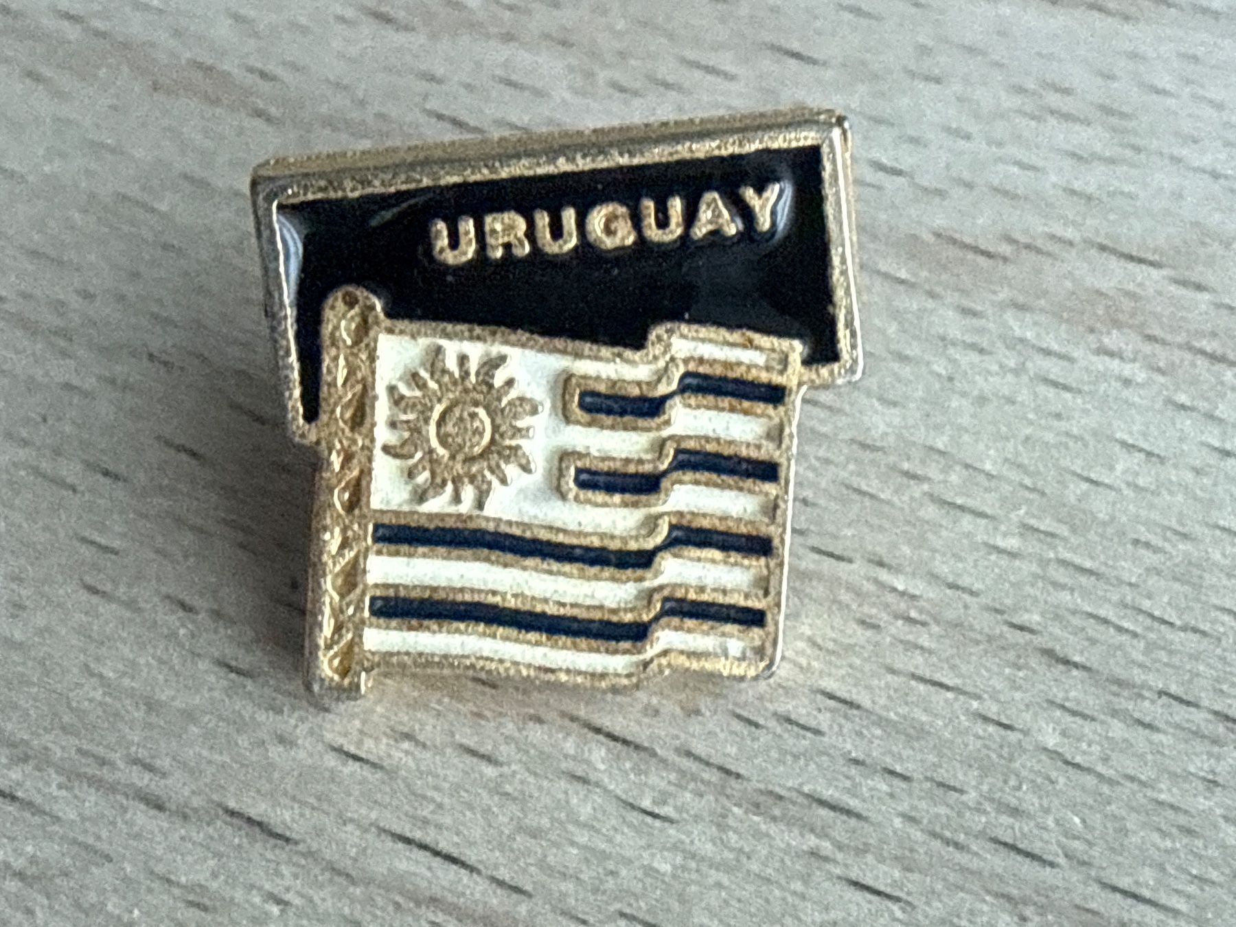 Plaketten & Abzeichen: Pin Flagge Uruguay – Gebraucht aus Glattbrugg von Schweigmatt