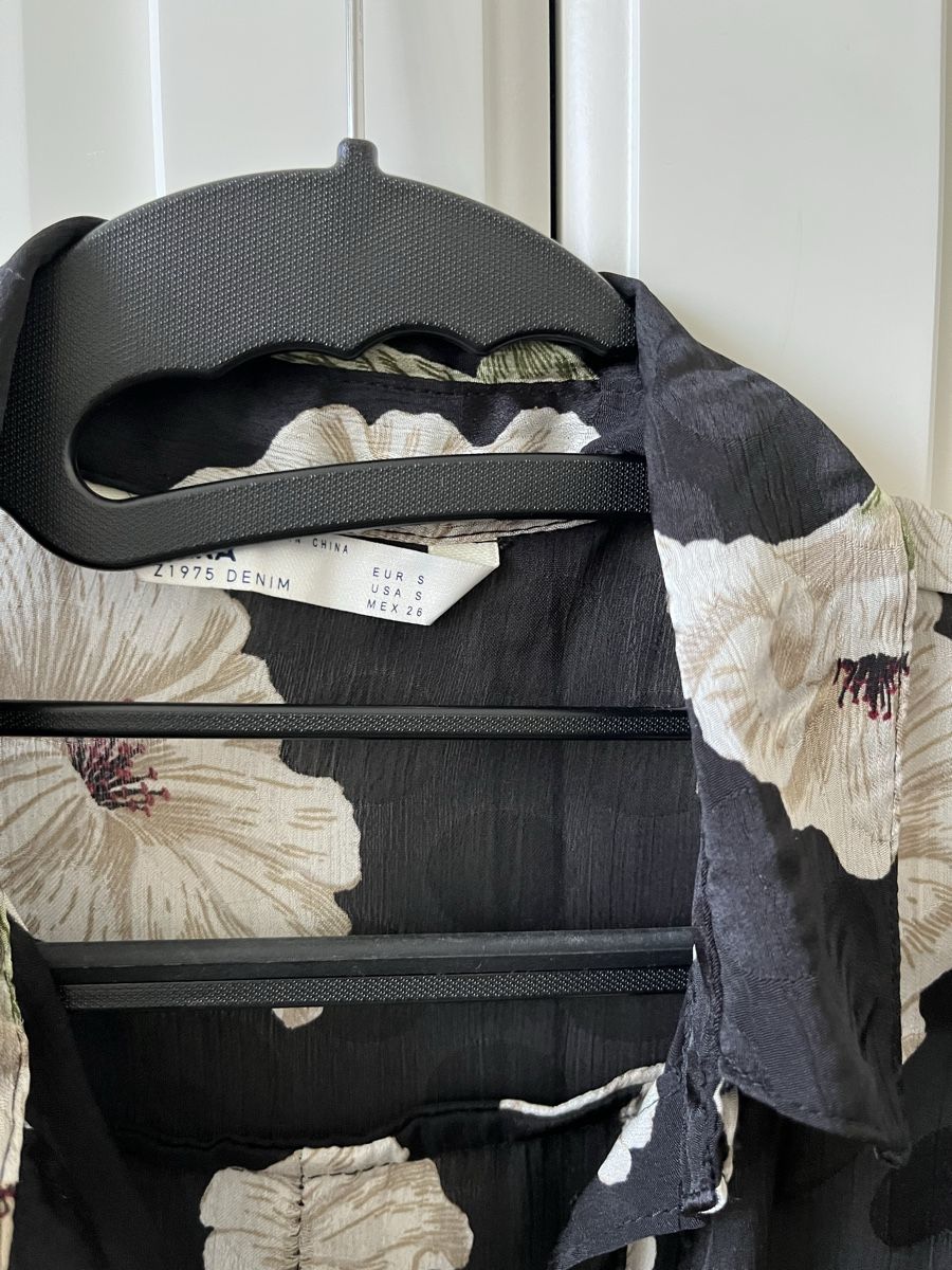 Zara Camicette: Blumenmuster-Chiffonbluse – Nuovo (secondo la descrizione) da Allschwil venduto da eyl_bb8q 2