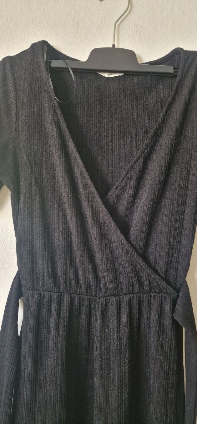 Pull&Bear Tute: Jumpsuit schwarz Wickeloptik, Grösse XS Pull and Bear – Usato da Romanshorn venduto da REALJessiB 2