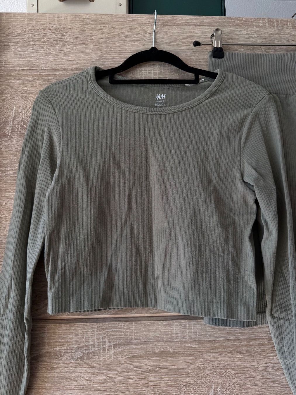 H&M Kleiderpakete: Set de sport kaki – Neu (gemäss Beschreibung) aus Montreux von Izapeche811 1