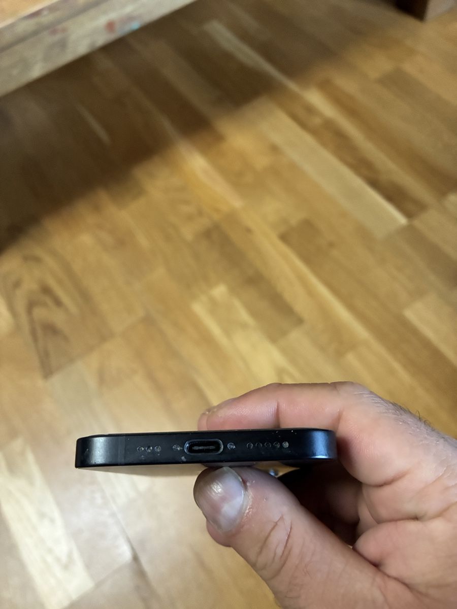 Apple Telefoni cellulari / Smartphones: Apple iPhone 16e Schwarz 128GB gebraucht – Usato da Radelfingen venduto da The65KurixMen 3