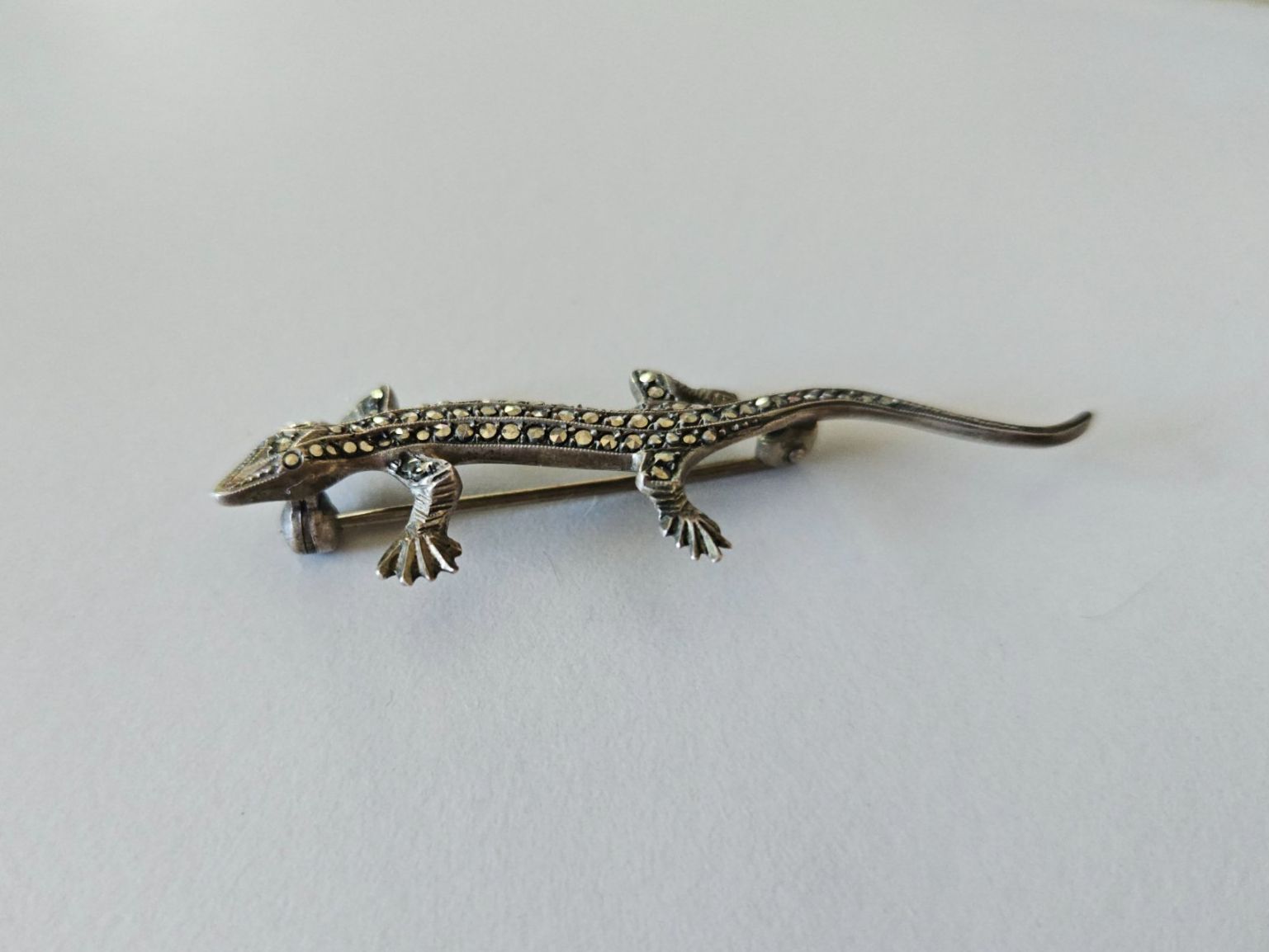 Spille & Fermagli: Vintage Silberbrosche 800 Gecko mit Markasiten, Echse – Usato da Urdorf venduto da Colina 2