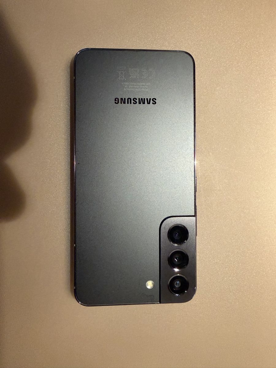 Samsung Handys / Smartphones: Samsung Galaxy S22, 128GB, phantom black – Gebraucht aus Hägendorf von FRESHANDFRIENDLY 4