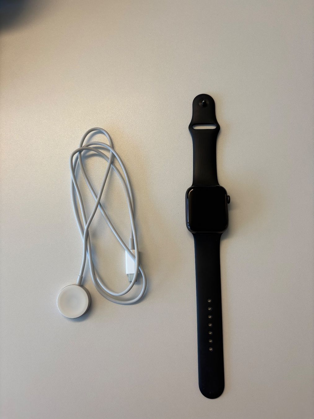 Apple Smartwatch: Apple Watch Series 5 32GB – Usato da Zürich venduto da fel_p98g
