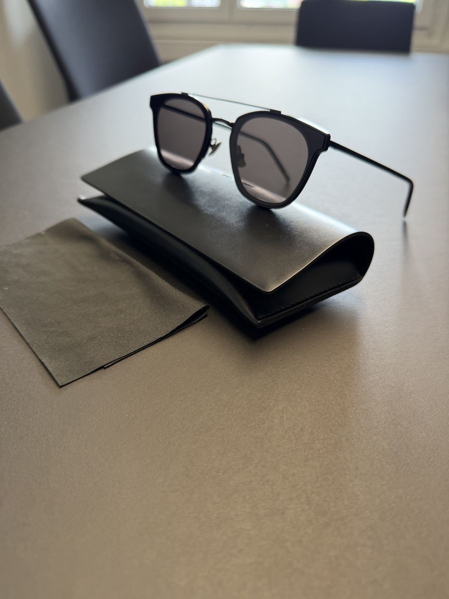 Saint Laurent Brillen & Gläser: Saint Laurent Sonnenbrille – Gebraucht aus Zürich von T_Lot 3