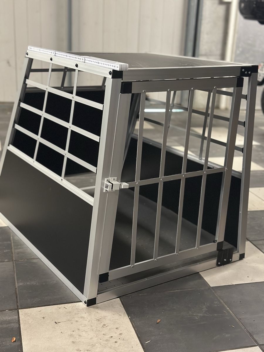 Gabbie, trasporto & Sicurezza: Hundetransportbox – Usato da Muttenz venduto da rit_9m9k