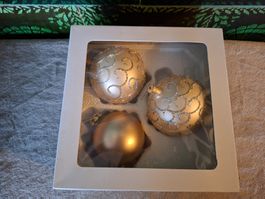 3 Schöne Weihnachtskugeln aus Glas, champagnerfarbig & gold