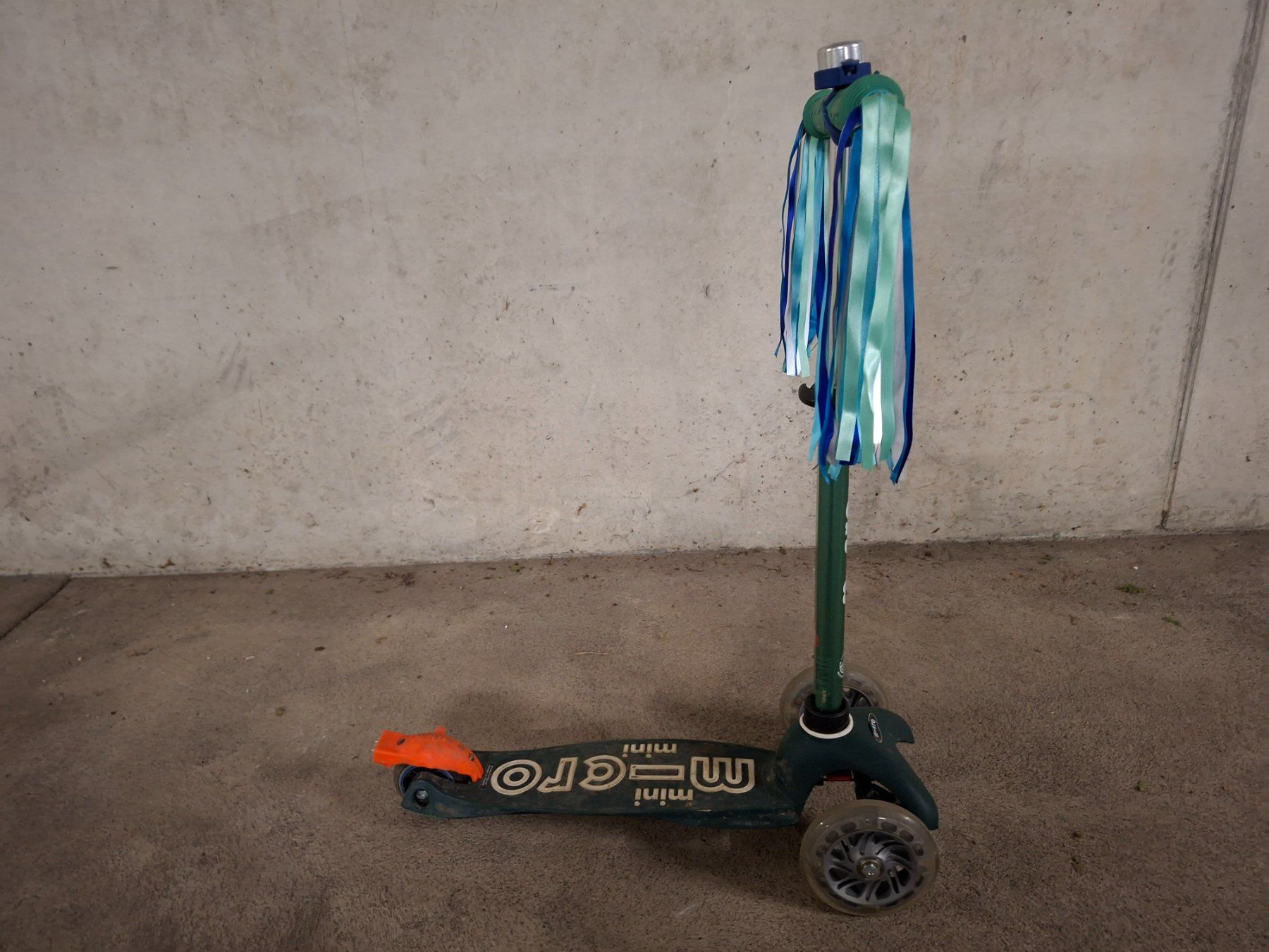 Scooters: Scooter Micro mini Deluxe LED – Gebraucht aus Schöfflisdorf von newzealand01 1