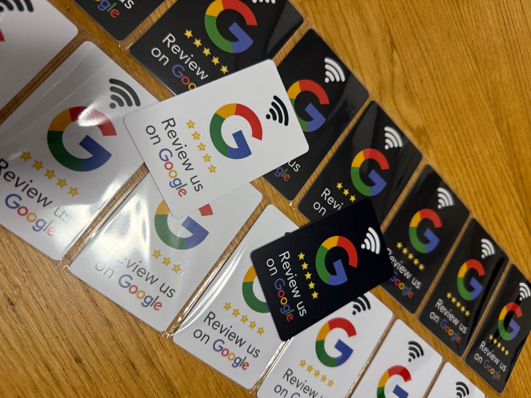Cartoline: NFC Google NFC Bewertungskarte Weiss oder schwarz – Usato da Felsberg venduto da Tapnow.ch 1