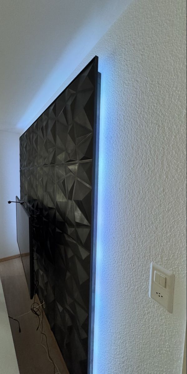 Mobili TV: Wohnwand mit LED Eigenbau – Usato da Dübendorf venduto da TurboUno 1