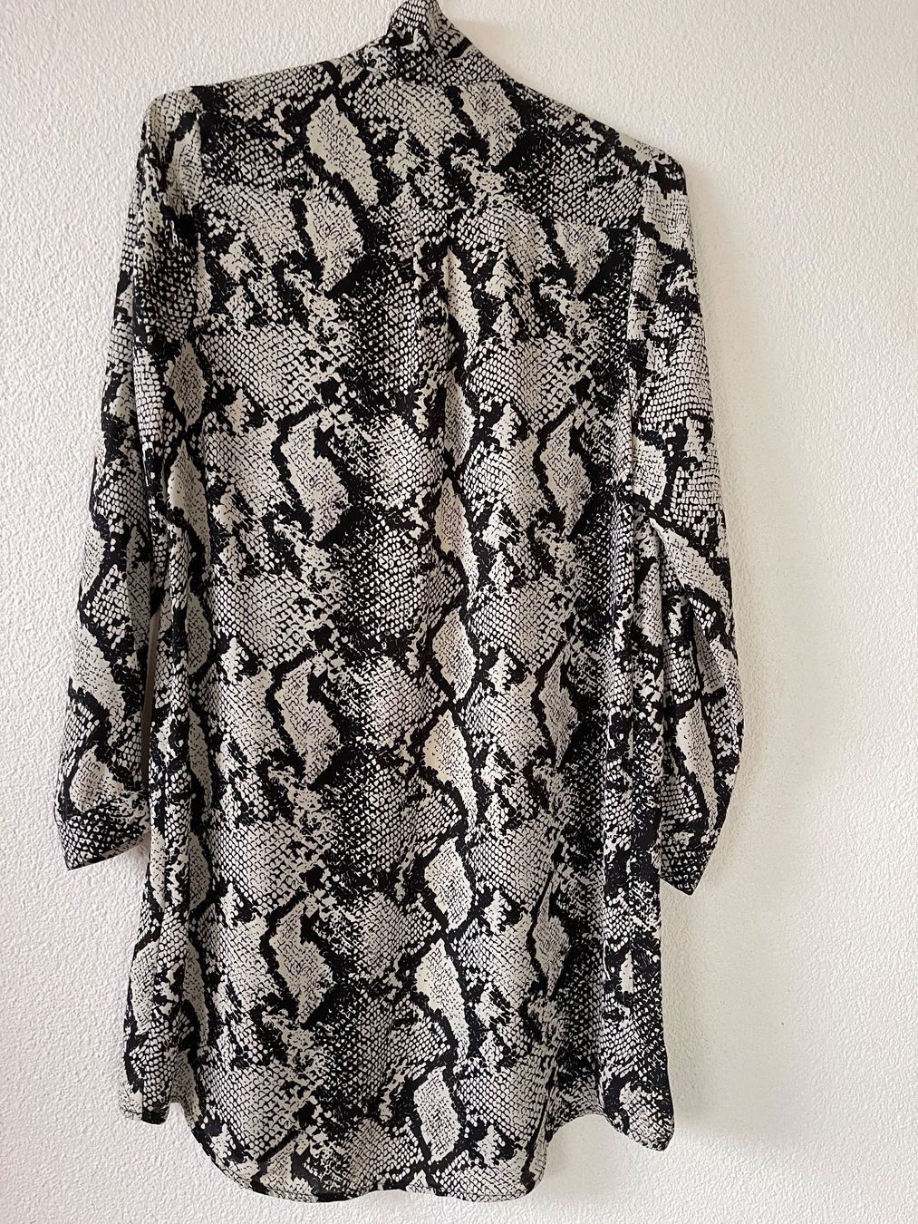 H&M Blusen: CAMEO ROSE (Indonesia) L XL / NP55CHF Python Tunika Bluse – Neu (gemäss Beschreibung) aus Kölliken von Prscoo 5