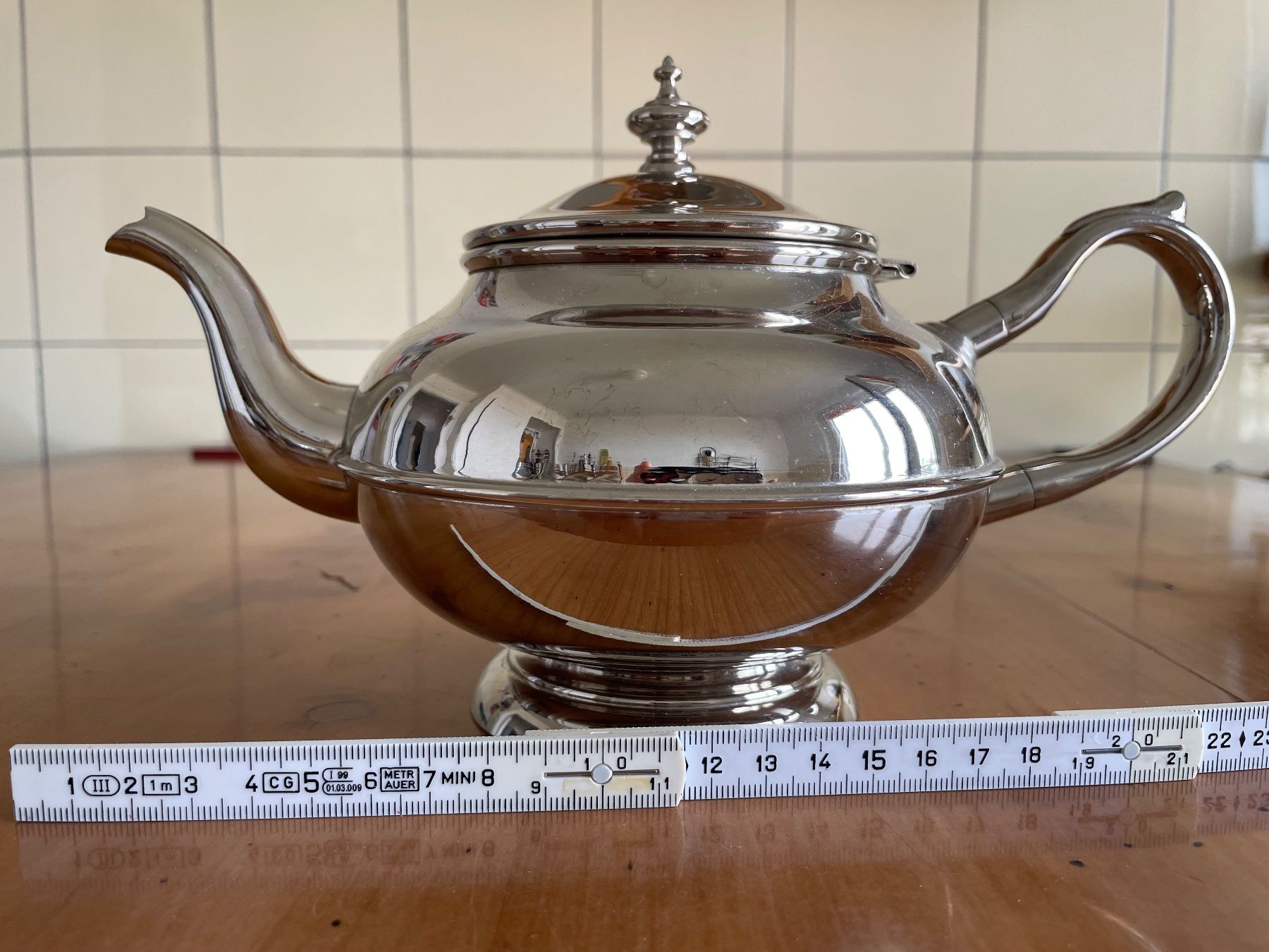Teekannen: théière argentée – Gebraucht aus Lausanne von Elpi2014