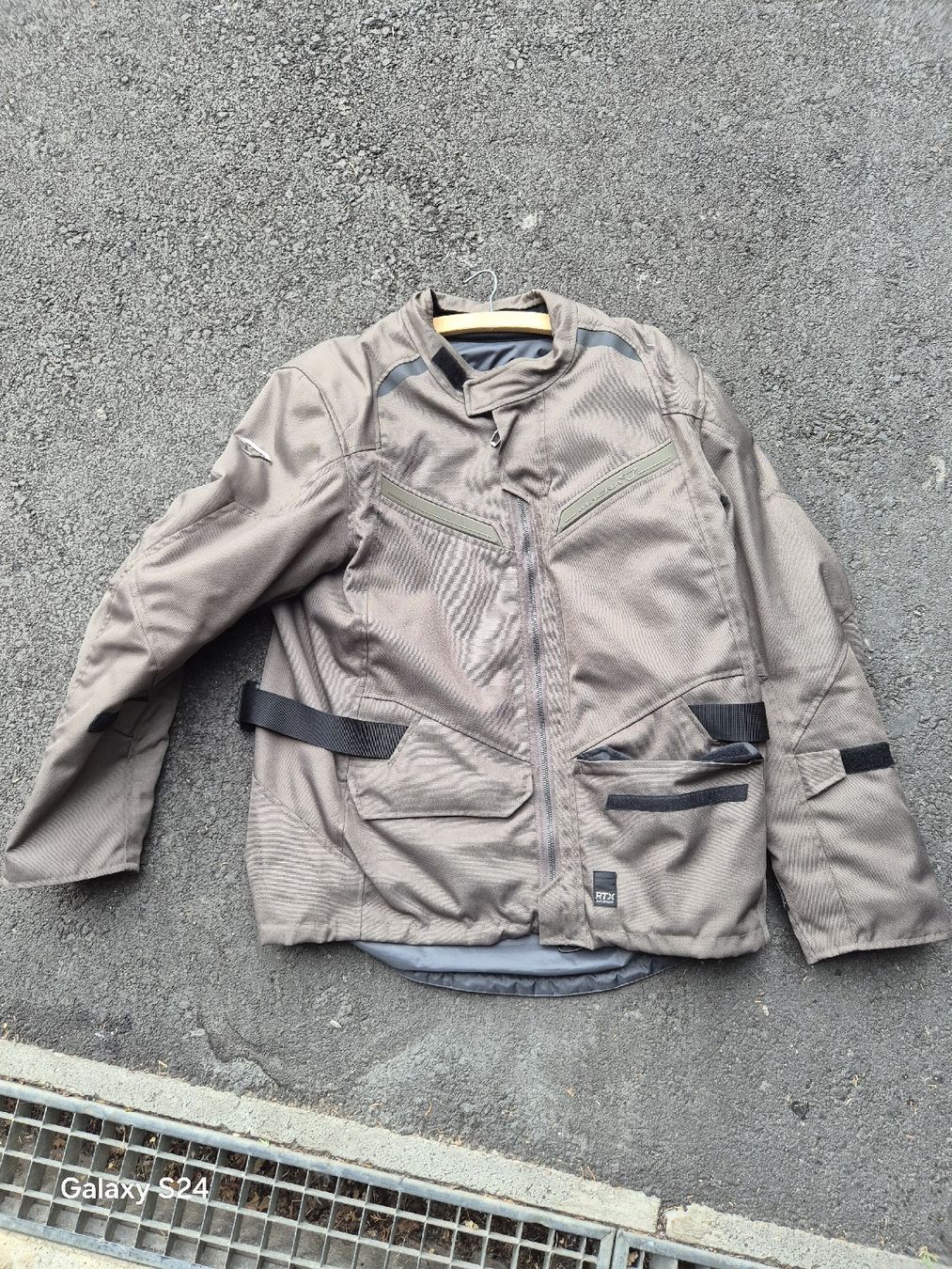 Jacken: veste moto macna – Gebraucht aus Vollèges von jas_2b8d 1