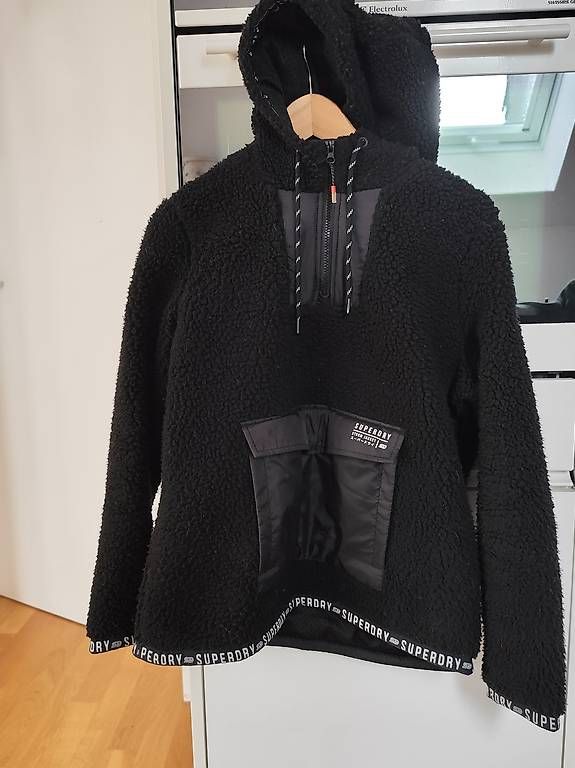 Vestes: Superdry Fleece Jacke  – D'occasion à Madiswil par Kwon02 1