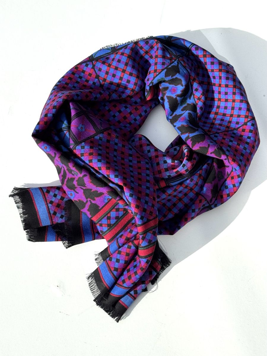 Givenchy Foulards, Tücher & Schals: Givenchy Grand chale – Gebraucht aus Courtaman von sultan16
