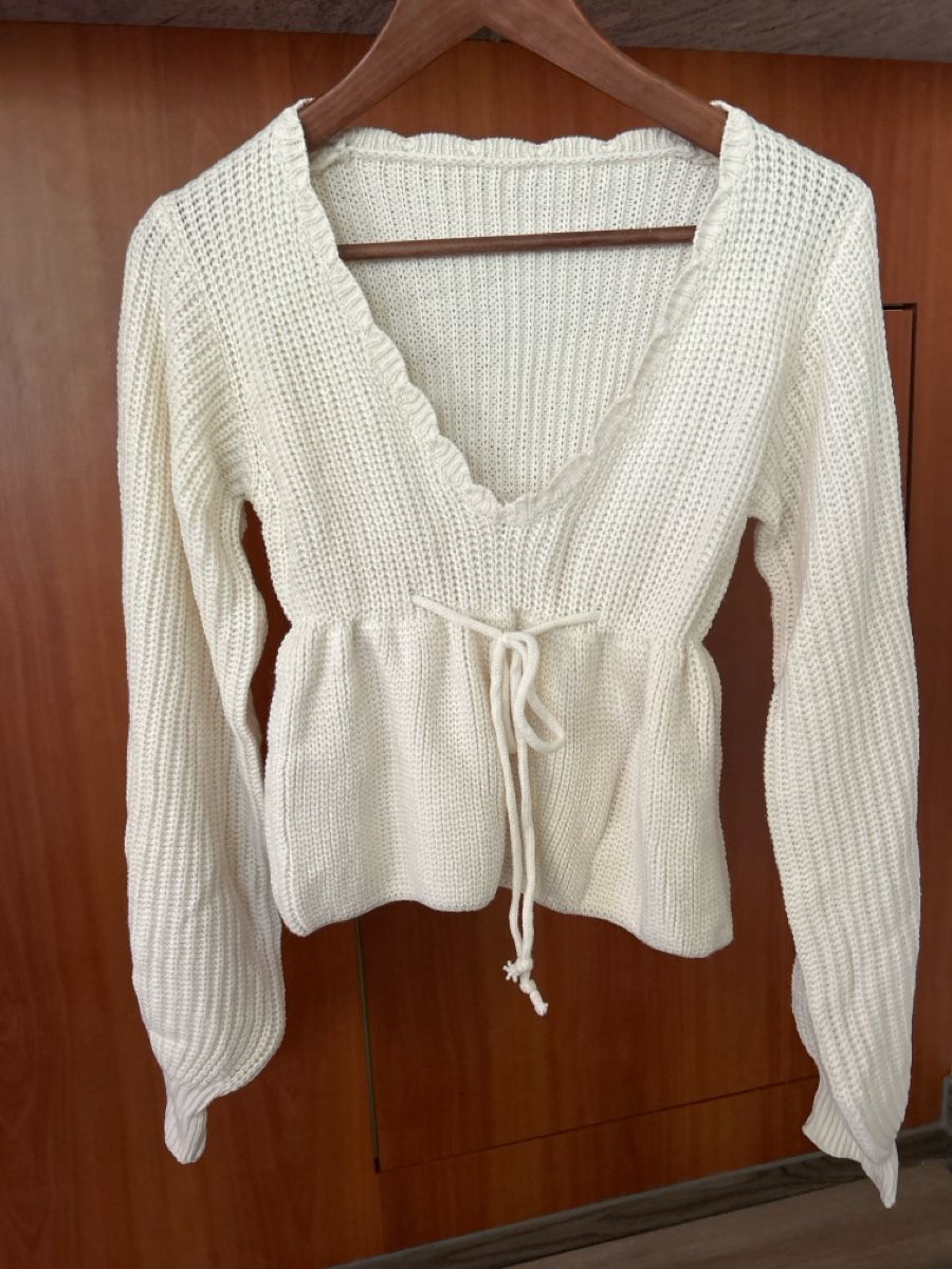 Maglioni & Felpe: Cremiger Feinstrick Pullover mit Schnürung – Nuovo e nell'imballaggio originale da Bassersdorf venduto da Thialu