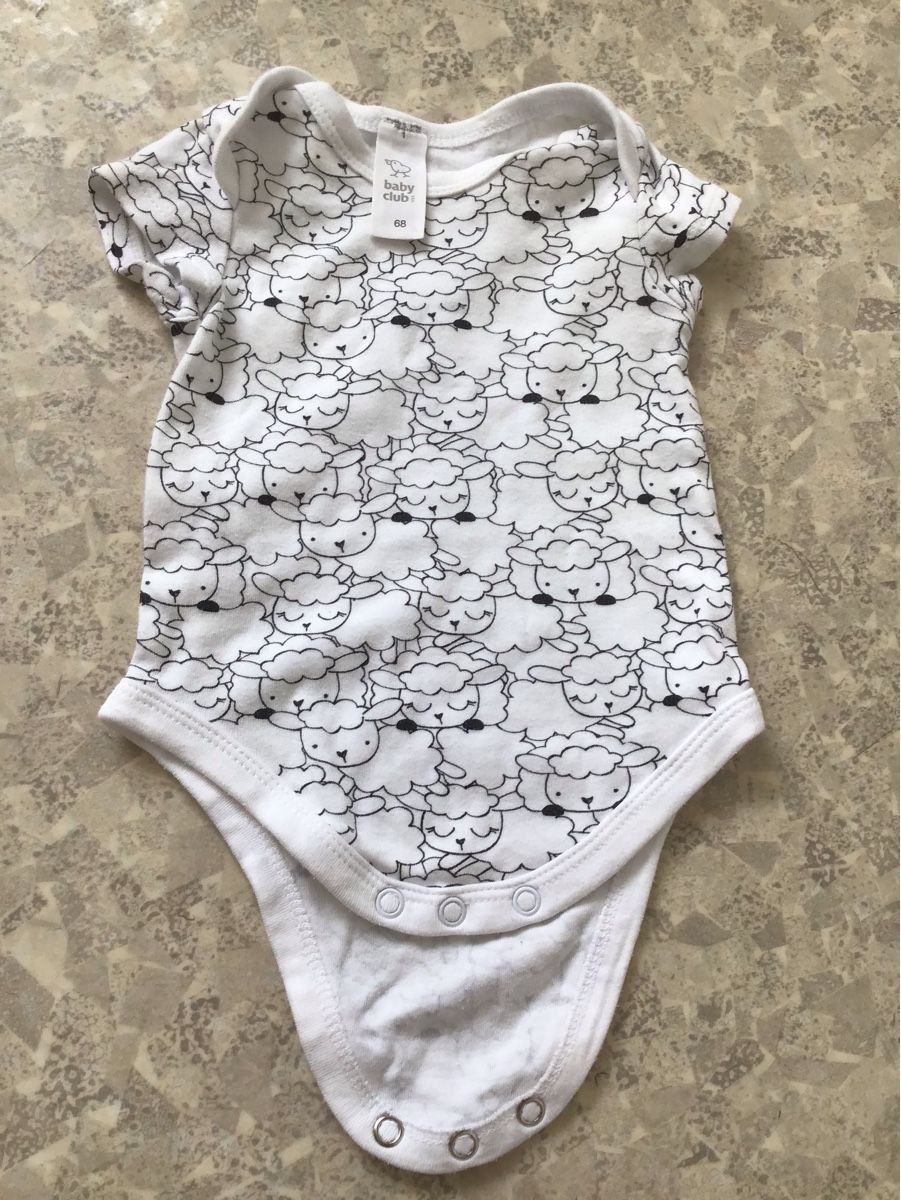 C&A Unterwäsche: Baby Body Gr. 68 mit süssen Schäfchen – Gebraucht aus Seuzach von Tureda
