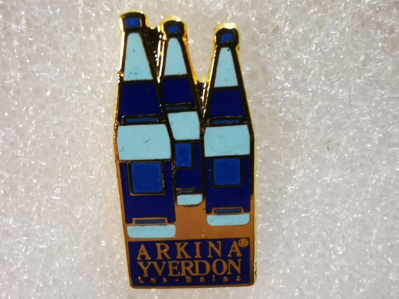 Placchette & Badge: Ansteckpin 24: Arkina Yverdon – Usato da Oppligen venduto da Pin-Fall-Shop