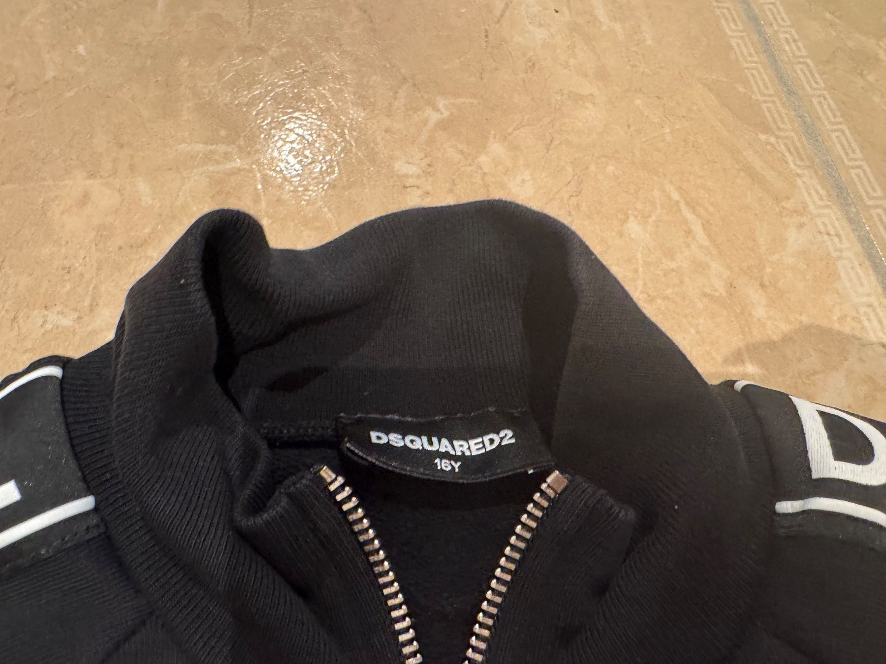 Dsquared2 Jacken: Dsquared2 coole Sweatshirtjacke, 16J 168 – Gebraucht aus Klingnau von Markus14 3