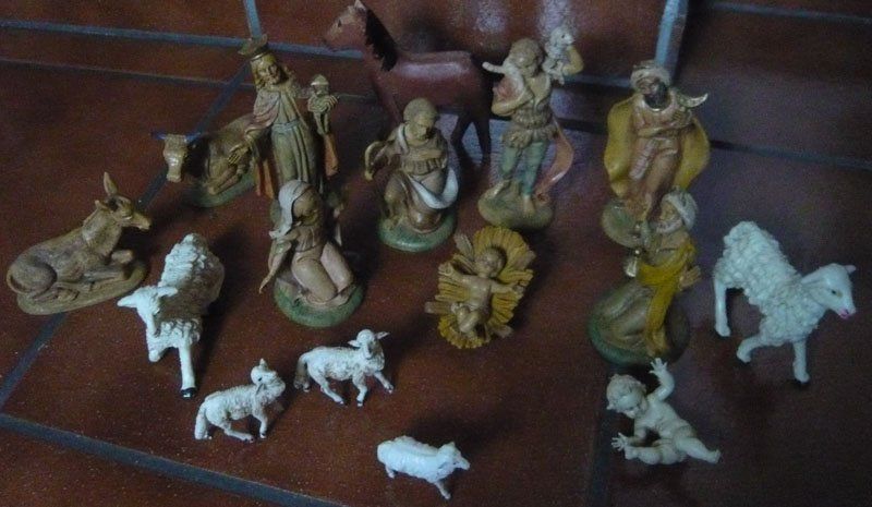 Tutte le decorazioni: Krippe mit Figuren – Usato da Ruggell venduto da Btt 5