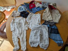Kleiderpaket Gr.62 Strampler Body Hose Mützen Lätzli Baby