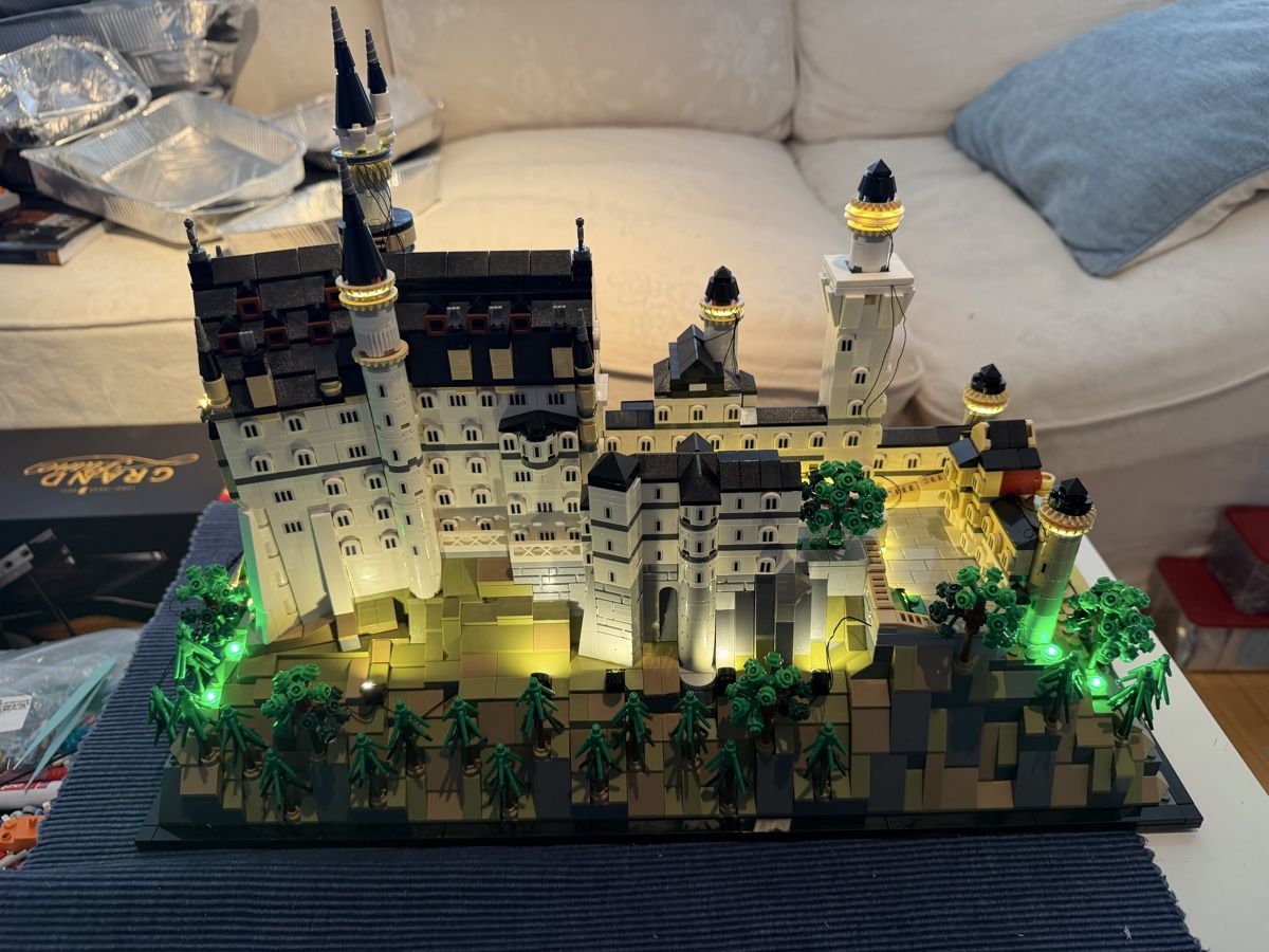 Lego Kit di costruzioni: LEGO CASTELLO DI NEUSCHWANSTEIN CON LUCI LED – Nuovo (secondo la descrizione) da Gordola venduto da Topino02 2