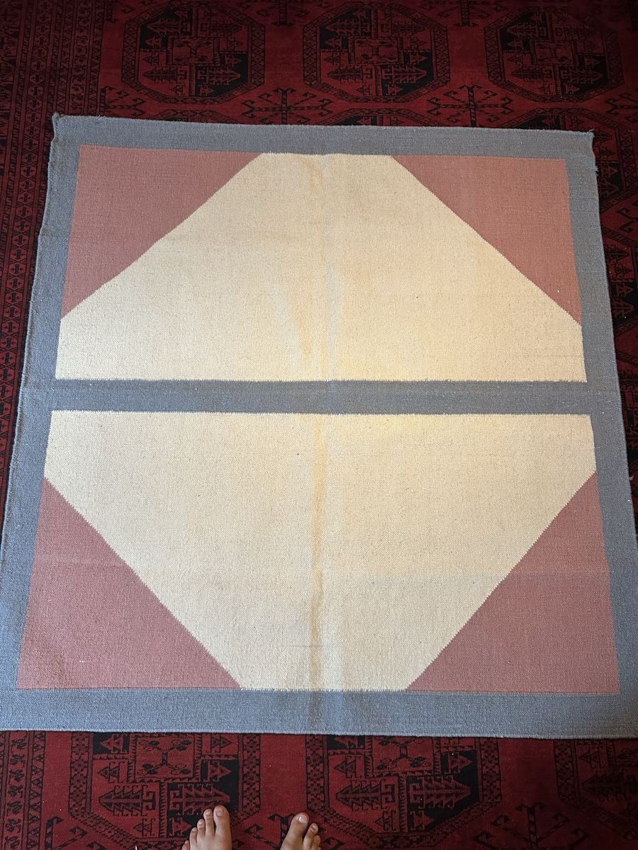 Teppiche: Moderner Designer-Flachgewebe-Teppich 150x145cm – Gebraucht aus Zäziwil von vey_xf6r