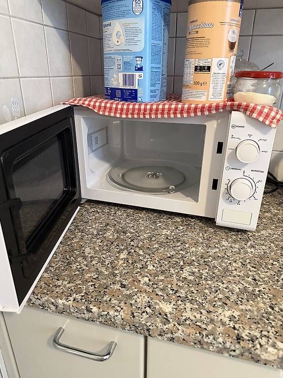 Fours: Micro ondes INTERTRONIC à vendre  – D'occasion à Delémont par eng_lsm2