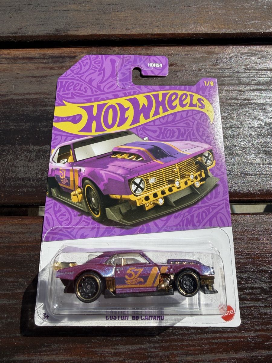 Hot Wheels Modellini d'auto: Hot Wheels Purple & Gold – Nuovo e nell'imballaggio originale da Lauterbrunnen venduto da nik_rj52 1