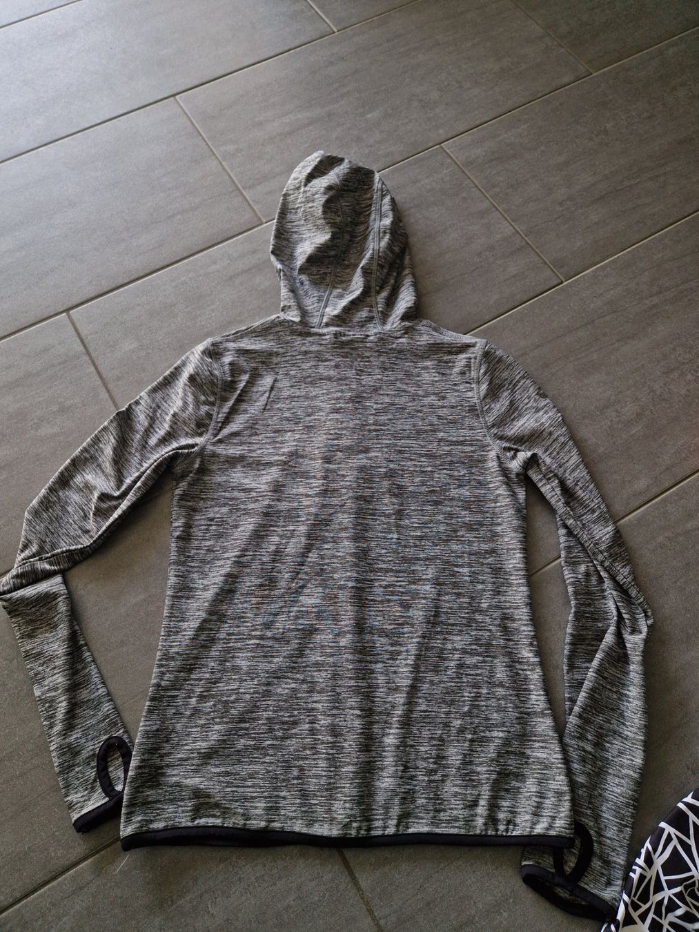 Lotti & Set di vestiti: Sport Kleiderpaket Gr. 158/164 – Usato da Mezzovico venduto da maemy 5