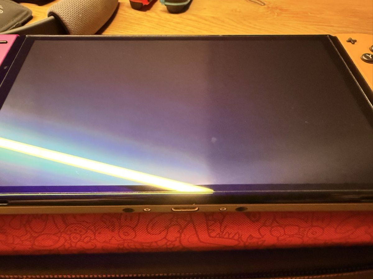 Nintendo Konsolen: Nintendo Switch OLED mit Zubehör – Gebraucht aus Neuhausen am Rheinfall von K.Sonderer 4