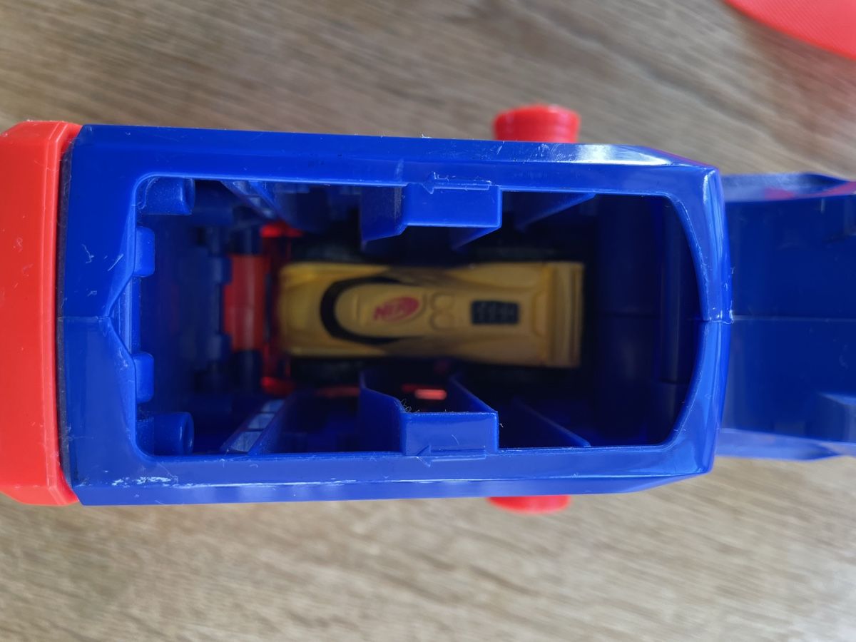Nerf Giocattoli: Nerf Nitro mit zwei Rennwagen – Usato da Zürich venduto da piervier4 4