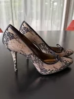 Elegante neue Schuhe von Stuart Weitzman, Absatzhöhe 10 cm