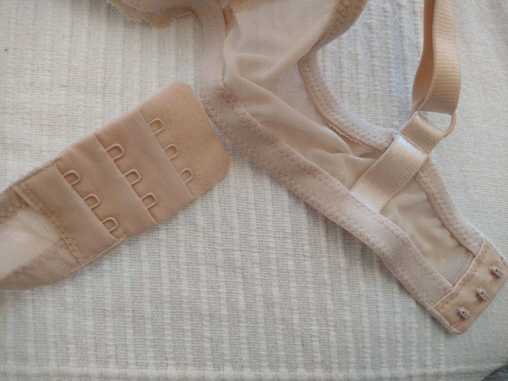 Sonstige Unterwäsche: Lace bra "push up", size 36E-F – Neu (gemäss Beschreibung) aus Zürich von cat_9cvz 3