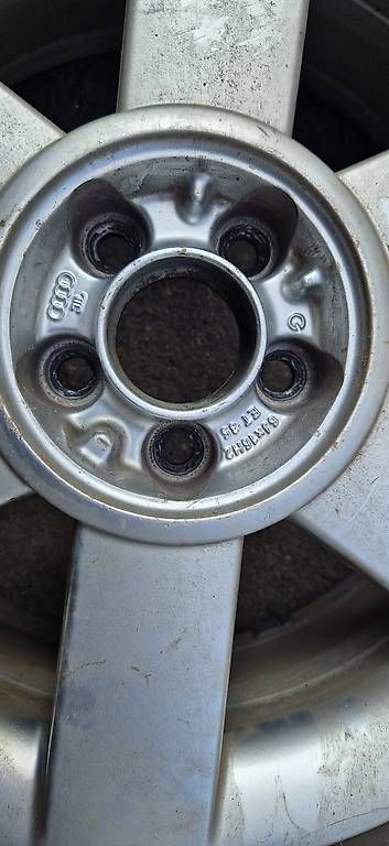 Audi Cerchioni: Alufelgen AUDI 16 zoll – Usato da Romanshorn venduto da fag_gnd6 2
