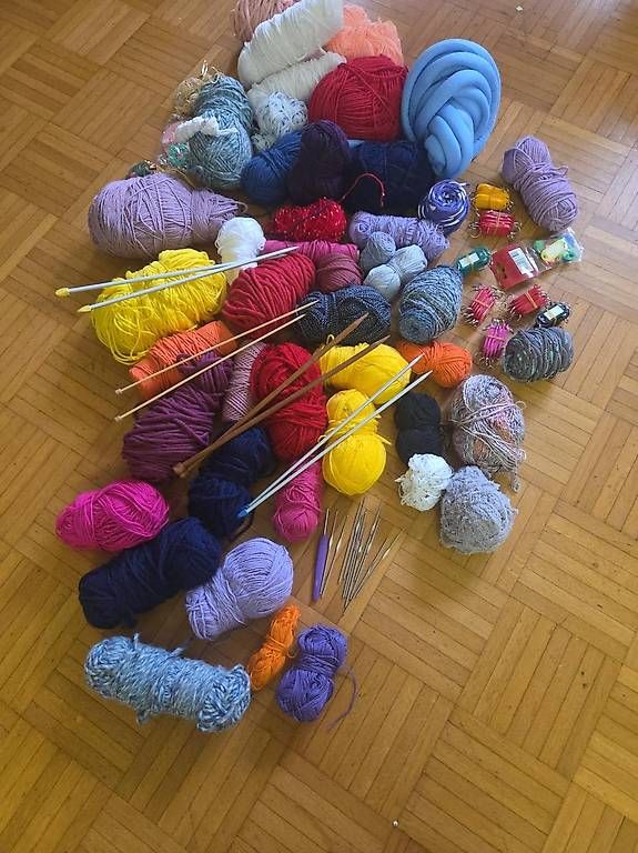 Wolle: Wollreste,Stricknadeln ect. – Gebraucht aus Frenkendorf von ann_cvc5 2