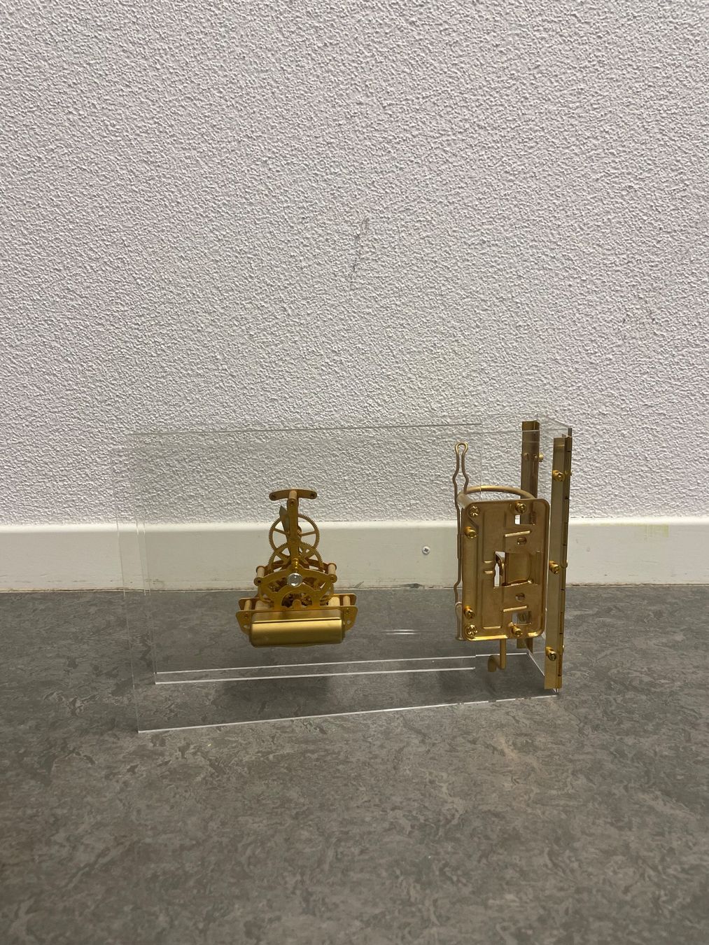 Montres: Goldfarbene Clock Engine Uhr - Made in Holland – D'occasion à Gümligen par Brocki-Reimal-Stift 2