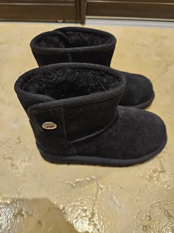 Chaussures hommes: UGG bambina + altre scarpe – D'occasion à Maroggia par ste_pzd2 2