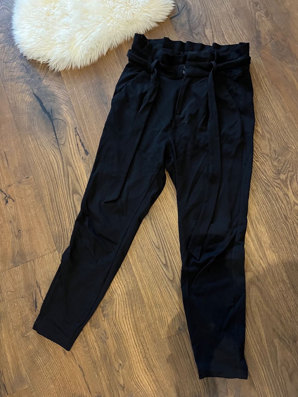 Vero Moda Pantaloni: Stoffhose Vero Moda S/30 – Usato da Villnachern venduto da schudelinho