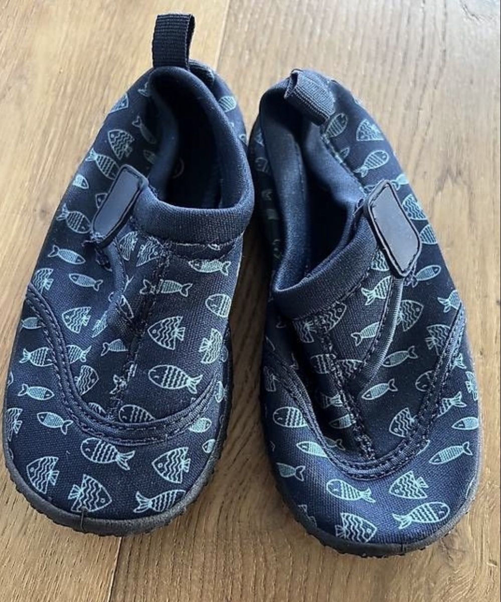 Scarpe per ragazzi: Chaussures de plage/piscine enfant, taille 28 – Usato da Genève venduto da valmath