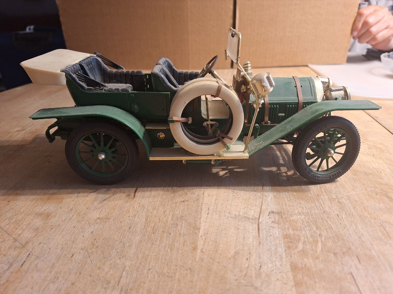 Modellautos: Modellauto Oldtimer grün mit Reserverad 32cm – Gebraucht aus Oftringen von isa_5cwl 2