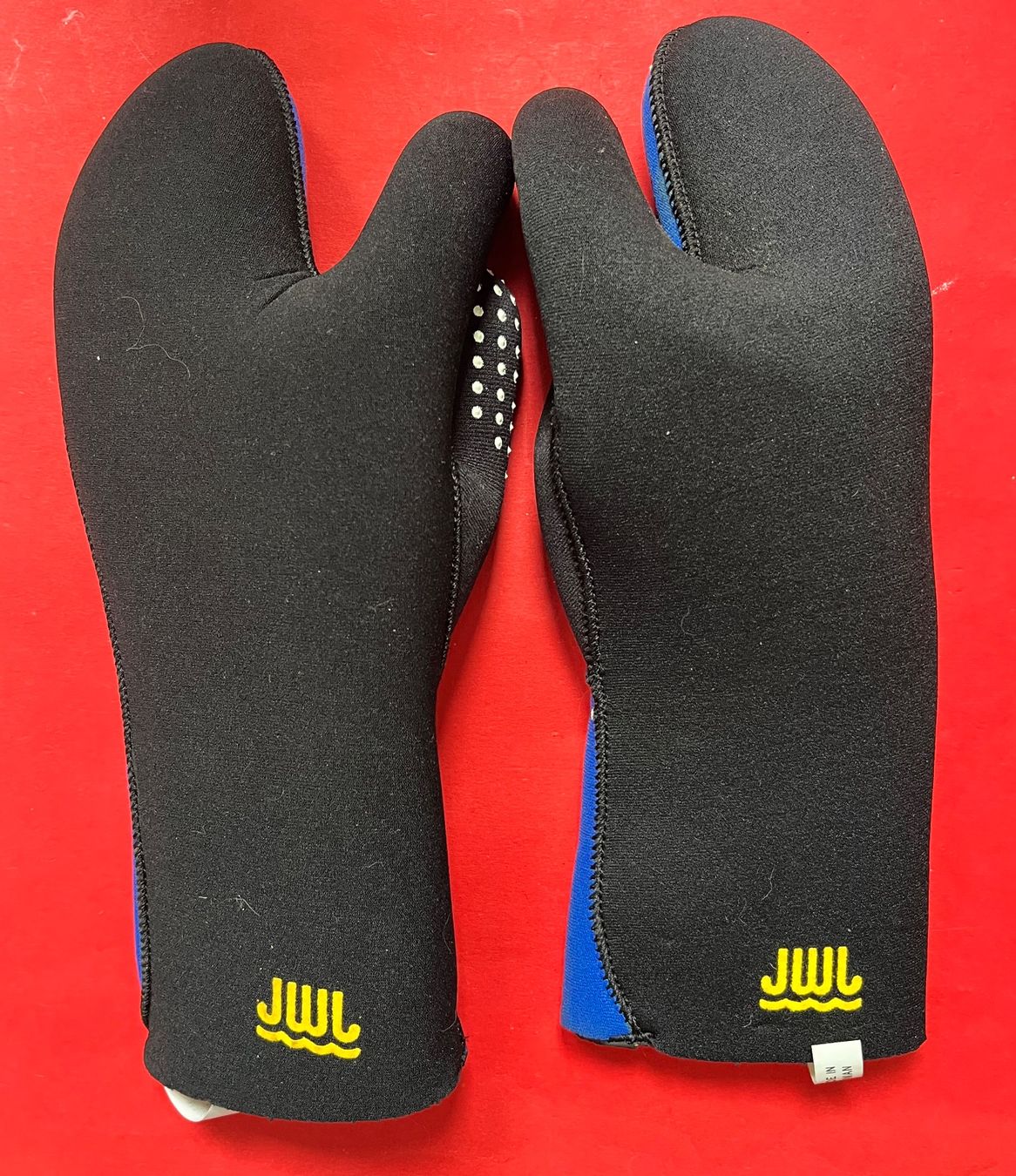 Tauchanzüge: 3-Finger Taucher Handschuhe Grösse S – Neu (gemäss Beschreibung) aus Cresciano von TicinoGrigioni