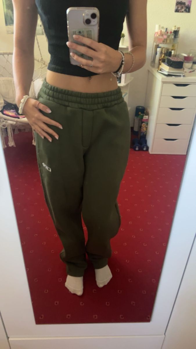 Pantaloni: Trainerhose olivgrün, Grösse: XXS  – Nuovo (secondo la descrizione) da Sissach venduto da cel_zy5d 2