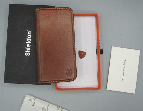 Cover & Protezioni schermo: Etui portefeuille SHIELDON téls: iPh8,iPh7,iPh SE. BrunRétro – Usato da Nyon venduto da WHTF