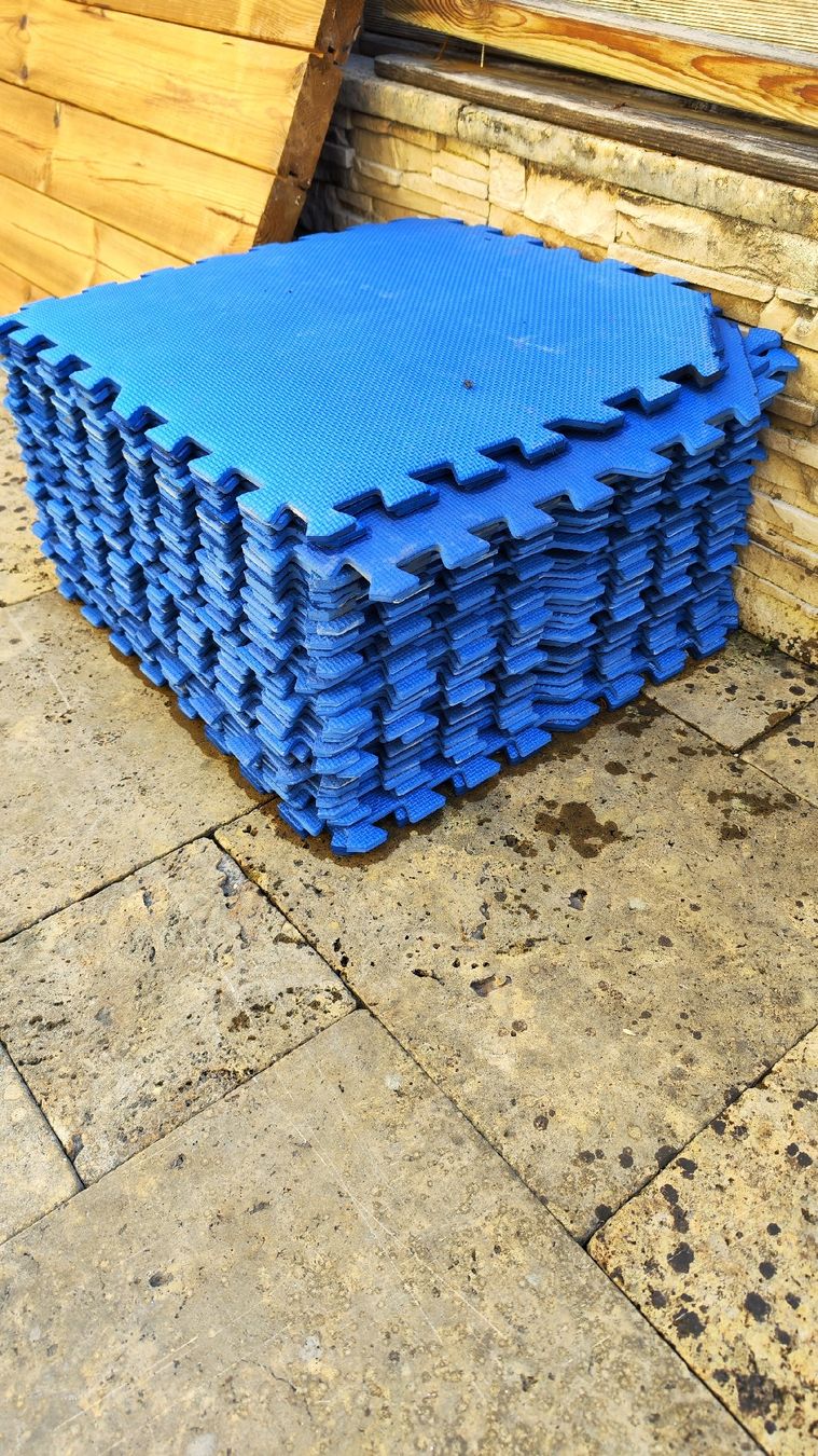 Bodenbeläge: Bodenabdeckplatten für Pool – Gebraucht aus Etziken von Beni380
