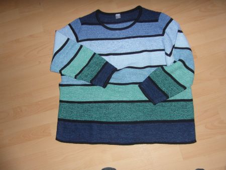 Damen-Pulli Gr. 52