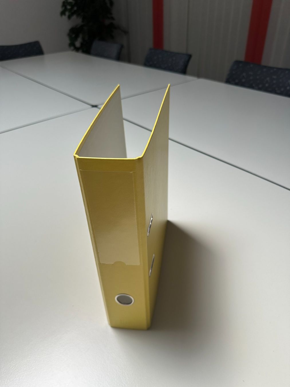 Raccoglitori: Ordner gelb (7cm breit) – Nuovo (secondo la descrizione) da Oberwangen b. Bern venduto da rhosner
