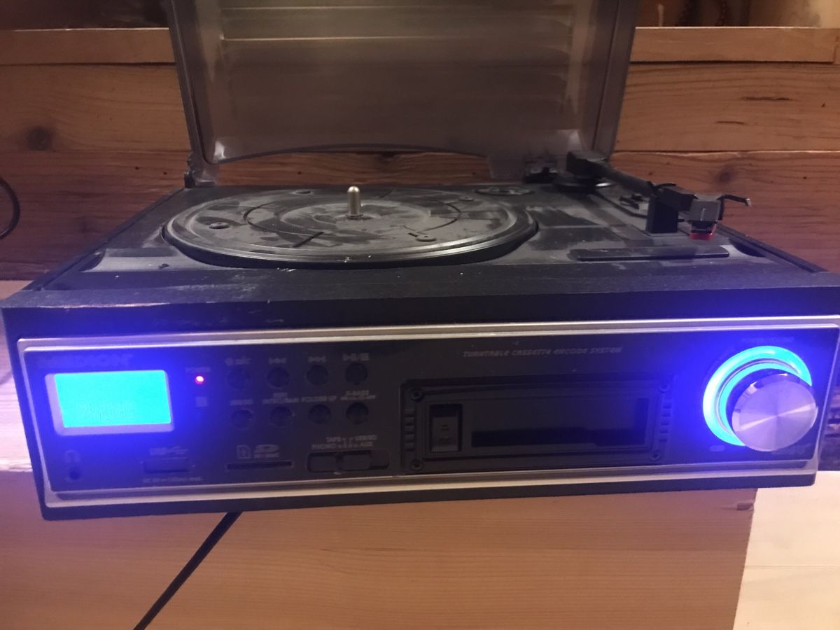 Lettore multimediale & Streamer: Stereo Anlage mit Plattenspieler – Usato da Giswil venduto da Nistsigi 1