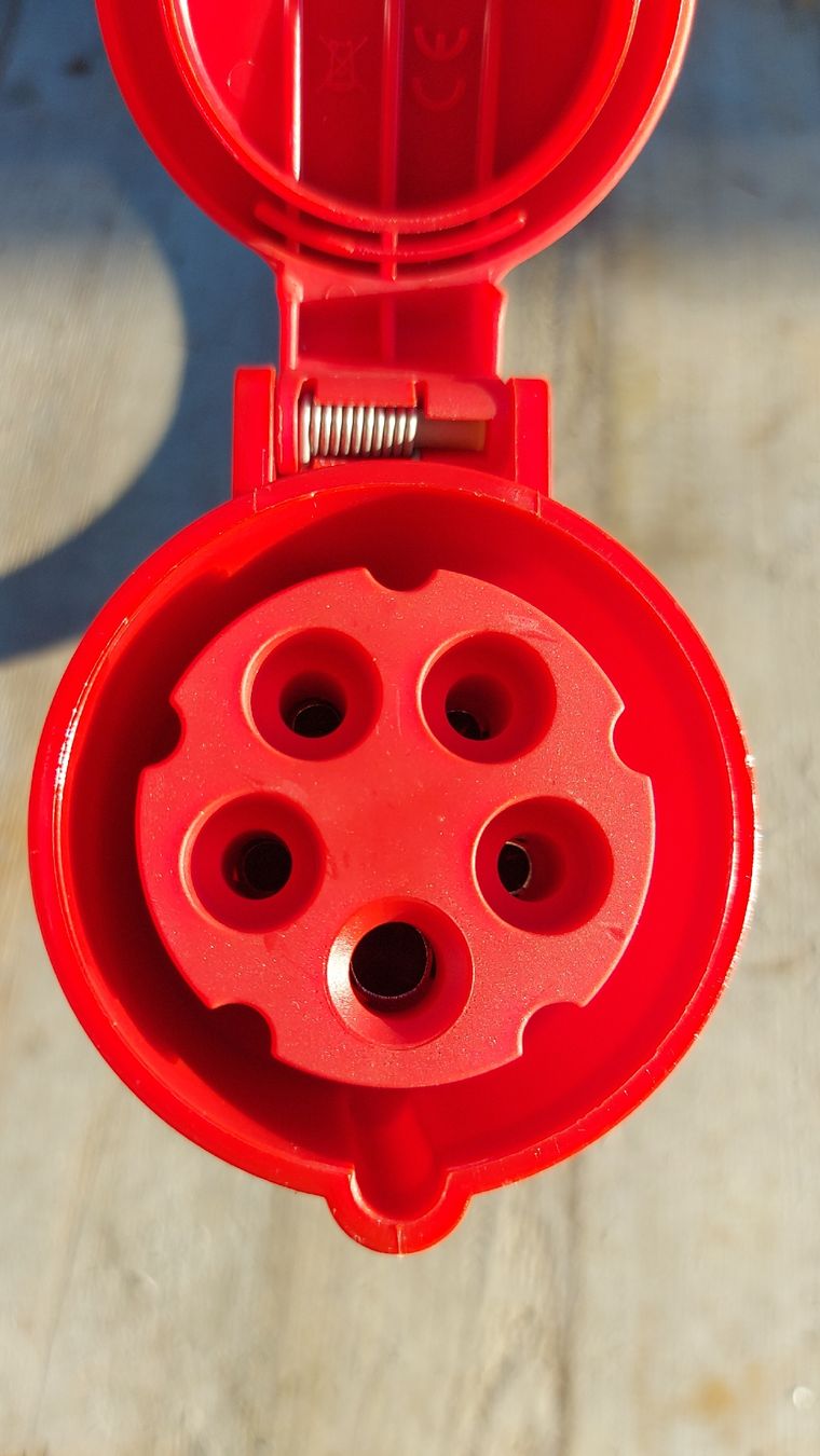Laufwerke & Adapter: Adapter 500V 15 Amp.5pol auf CEE 16 5pol – Gebraucht aus Heiligenschwendi von pasaju 3