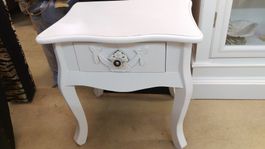 Tischli / Shabby Beistelltischchen weiss mit Schublade